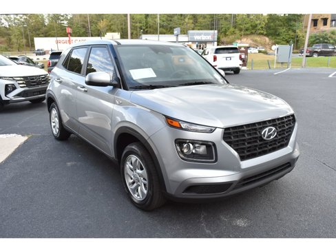 New 2025 Hyundai Venue SE image 7