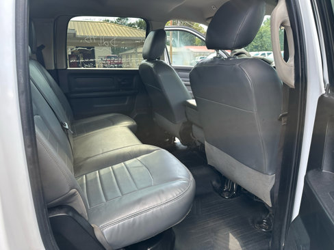 Used 2018 RAM 3500 Tradesman w/ Chrome Appearance Group image 14