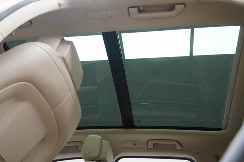 Used 2015 Volkswagen Touareg TDI image 32