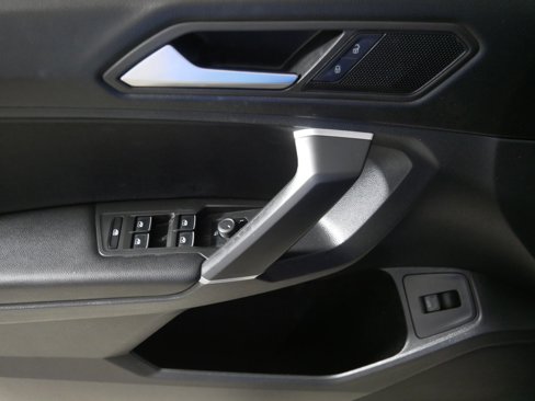 Used 2020 Volkswagen Tiguan SEL image 19
