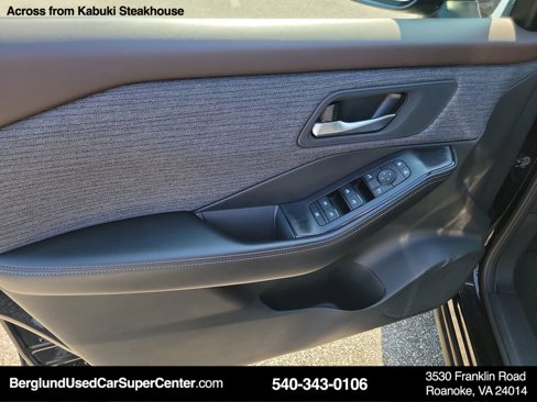 Used 2023 Nissan Rogue SV image 22