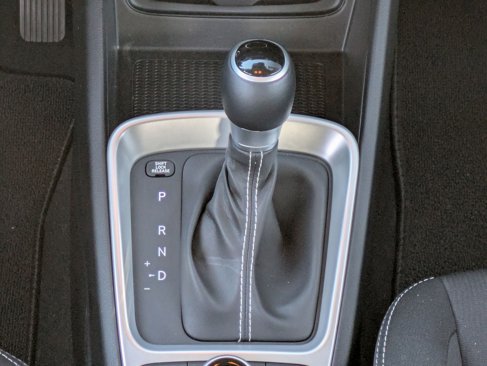 Used 2024 Hyundai Venue SEL image 32