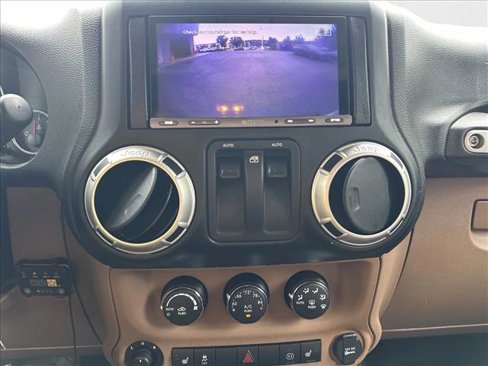 Used 2012 Jeep Wrangler Sahara w/ Connectivity Group image 20