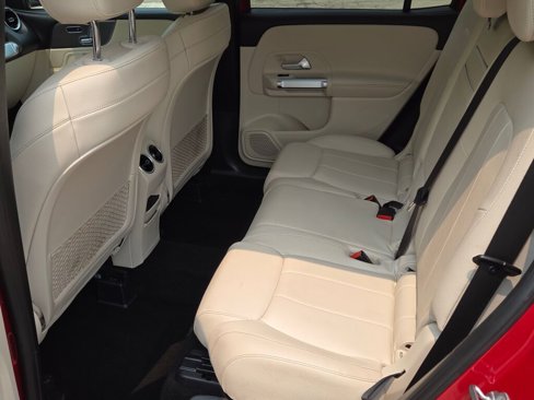 Used 2021 Mercedes-Benz GLB 250 w/ Premium Package image 20