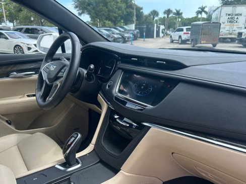 Used 2019 Cadillac XT5 FWD image 24