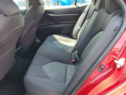 Used 2020 Toyota Camry LE image 23
