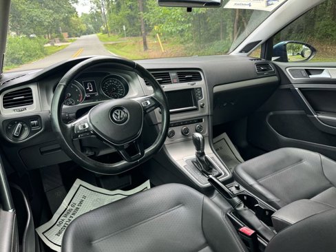 Used 2015 Volkswagen Golf SE image 23