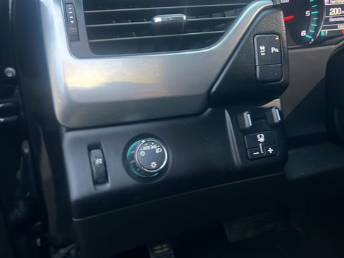 Used 2018 Chevrolet Tahoe LS w/ All-Season Package image 9