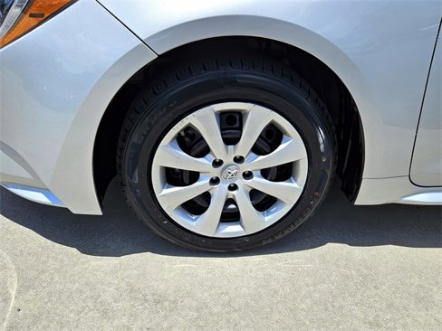 Used 2022 Toyota Corolla LE image 10