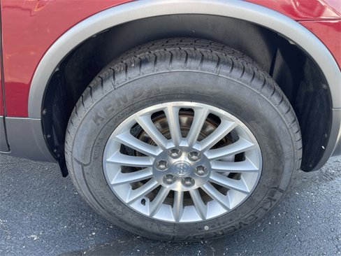 Used 2010 Buick Enclave CXL image 8