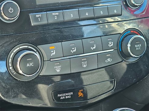 Used 2018 Nissan Rogue Sport S image 22