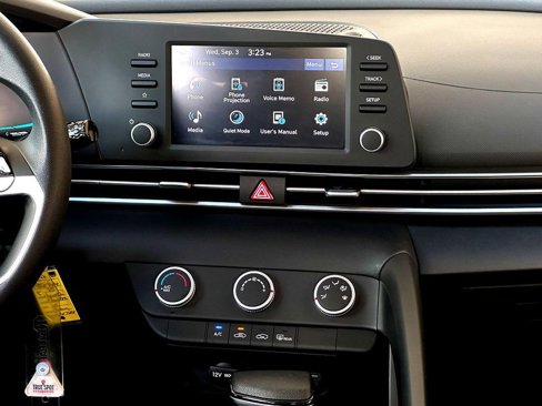 Used 2025 Hyundai Elantra SE image 26