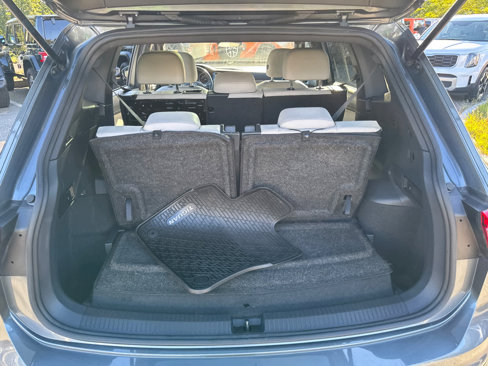 Used 2021 Volkswagen Tiguan SE R-Line w/ 3rd Row Seat Package image 38