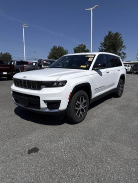 Used 2024 Jeep Grand Cherokee L Limited w/ Luxury Tech Group II image 3