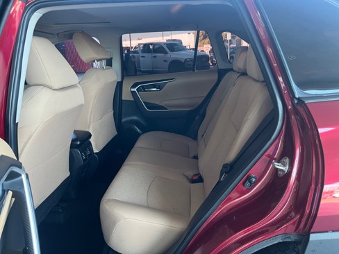 Used 2021 Toyota RAV4 XLE image 17