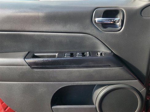 Used 2015 Jeep Patriot Latitude image 11