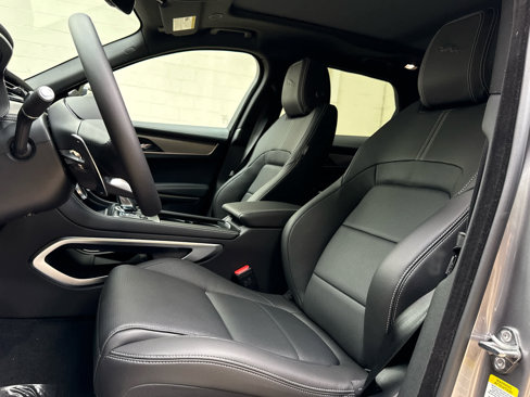 New 2026 Jaguar F-PACE R-Dynamic S image 13