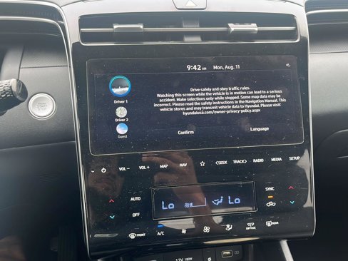 Used 2023 Hyundai Santa Cruz SEL Premium image 11