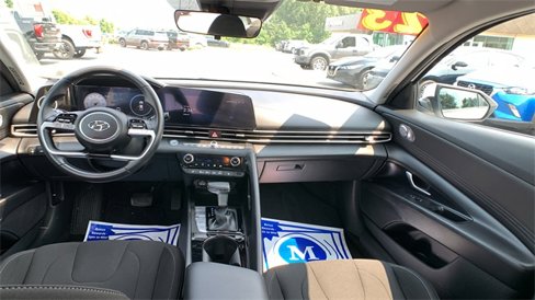 Used 2023 Hyundai Elantra SEL w/ Convenience Package image 21