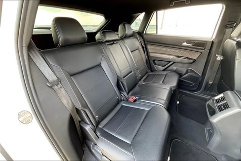 Used 2021 Volkswagen Atlas Cross Sport SE image 27