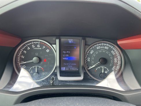 Used 2020 Toyota Tacoma TRD Sport image 21