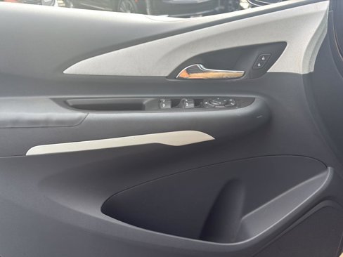Used 2018 Chevrolet Bolt LT image 16