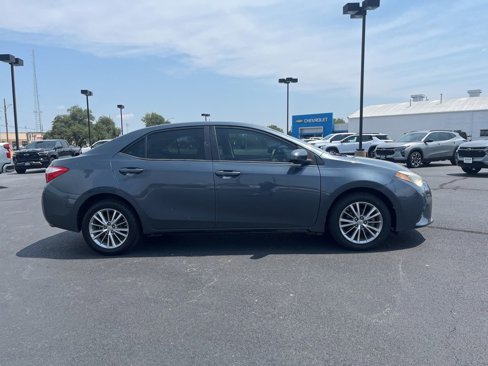 Used 2015 Toyota Corolla LE image 2