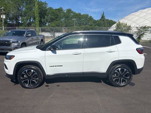 Used 2022 Jeep Compass Limited image 4