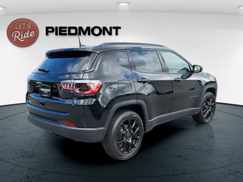 New 2026 Jeep Compass Latitude image 6