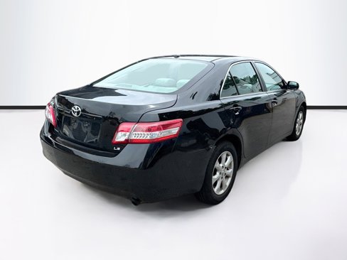 Used 2011 Toyota Camry image 7