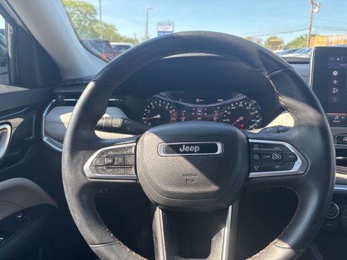 Used 2022 Jeep Compass Limited image 24