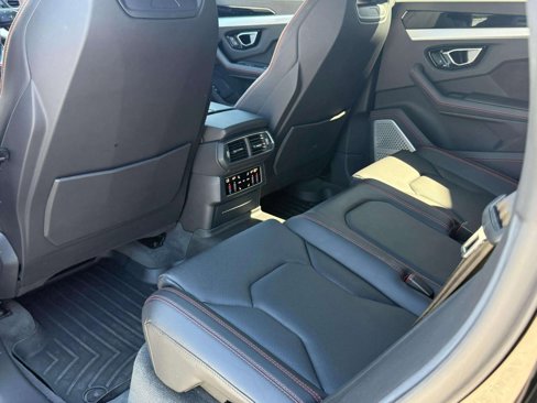 Used 2019 Lamborghini Urus image 12