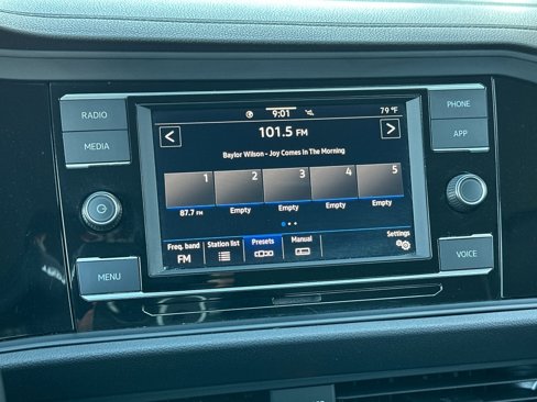 Used 2024 Volkswagen Jetta SE image 16