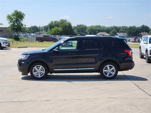 Used 2019 Ford Explorer XLT w/ Equipment Group 201A image 4