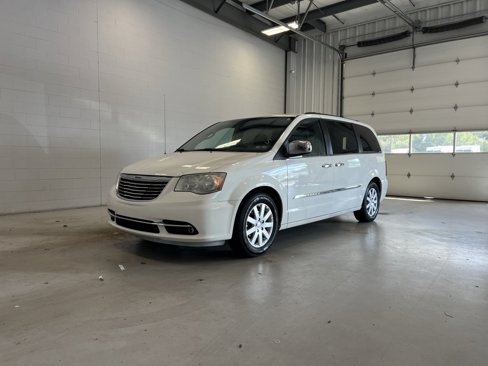 Used 2011 Chrysler Town & Country Touring-L w/ Entertainment Group #2 image 2