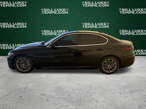 Used 2018 Alfa Romeo Giulia image 8