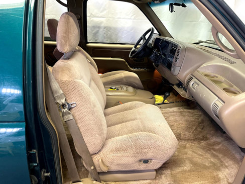 Used 1995 Chevrolet Suburban 4WD image 12