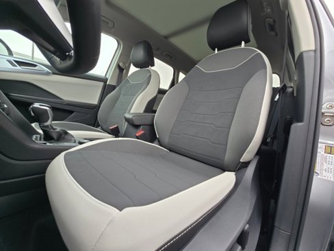 New 2025 Volkswagen Taos SE image 23