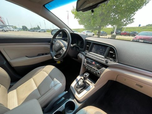 Used 2017 Hyundai Elantra Limited image 5