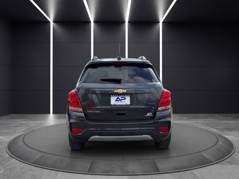 Used 2018 Chevrolet Trax LT w/ LT Convenience Package image 5