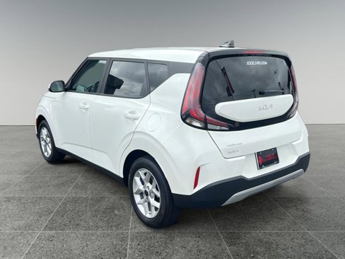 Used 2025 Kia Soul S image 4