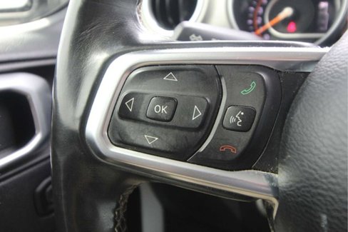 Used 2018 Jeep Wrangler Unlimited Sahara image 17