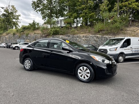Used 2016 Hyundai Accent SE image 3