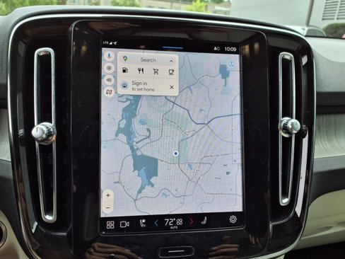 Certified 2023 Volvo XC40 B5 Plus w/ Driver Assist Package image 20