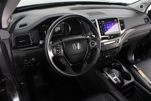 Used 2017 Honda Pilot Touring image 9