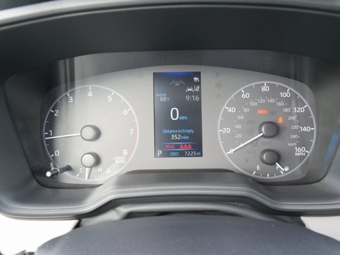 Used 2025 Toyota Corolla LE image 20