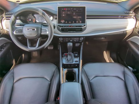 Used 2024 Jeep Compass Limited image 14