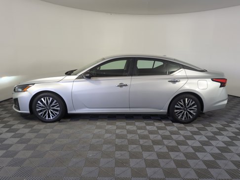 Used 2024 Nissan Altima 2.5 SV image 6