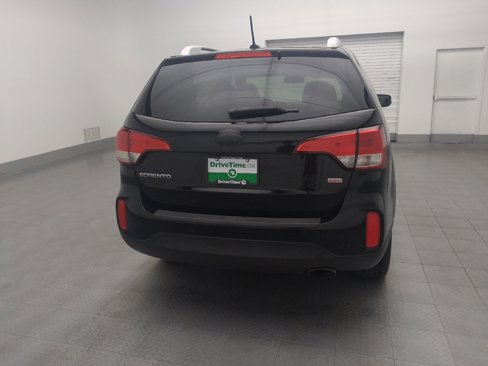 Used 2015 Kia Sorento LX image 7