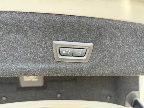Certified 2025 BMW 330i xDrive Sedan w/ M Sport Package image 19